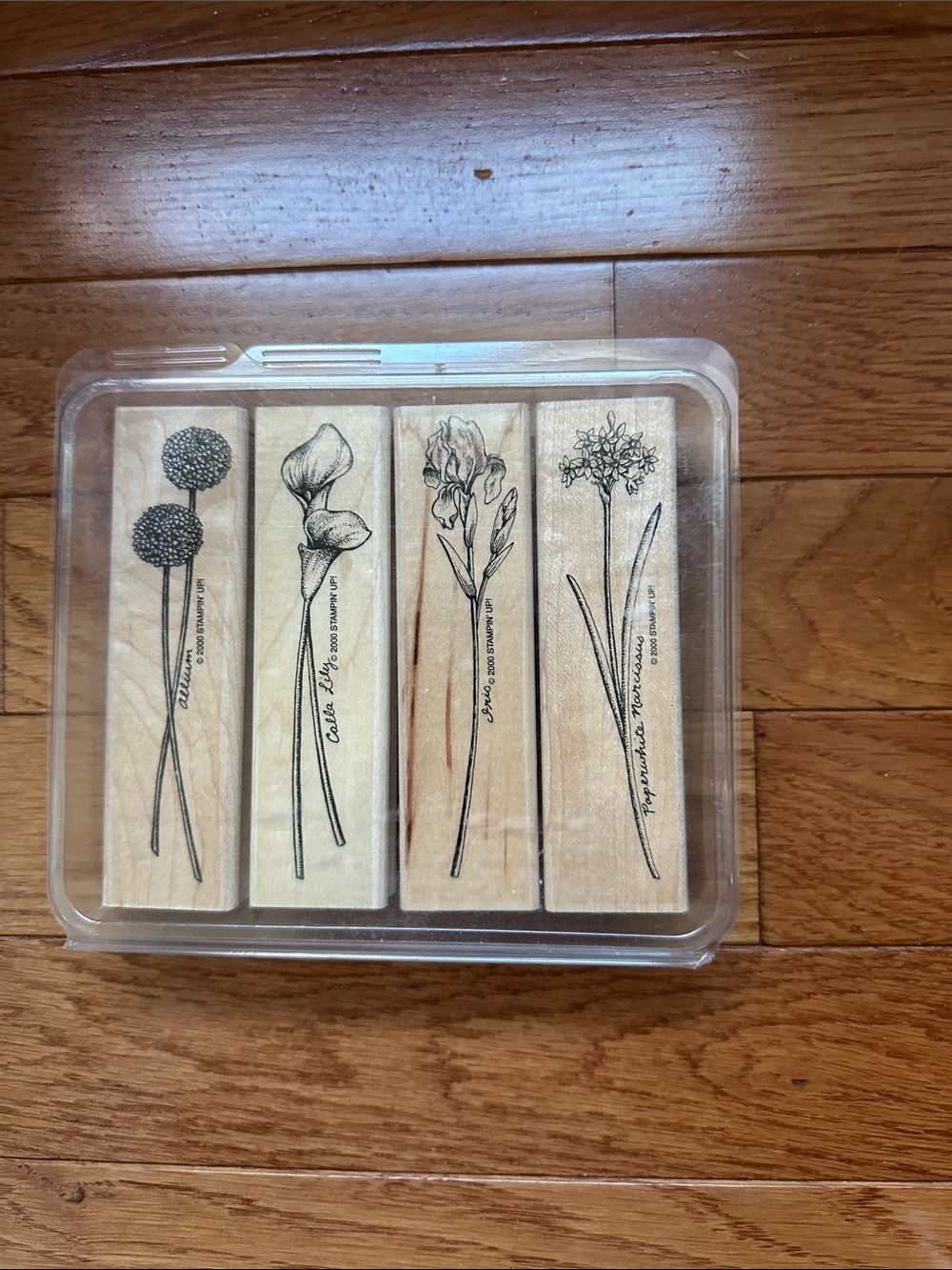 Stampin' Up! Wooden Floral Stamp Set in Natural Wood and Black